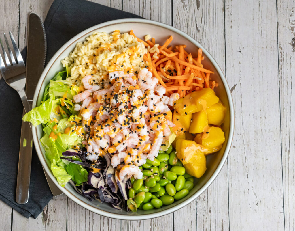 Poké bowl räkor